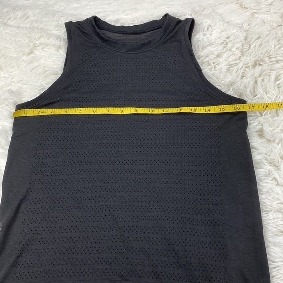 Lululemon Breeze By Muscle Tank II Black / Black - Picture 2 of 4